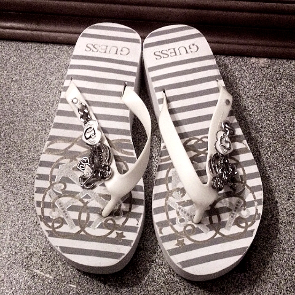 Women's Flip Flops with a 1 and a Half Inch        Heel. Size 9 U.S.